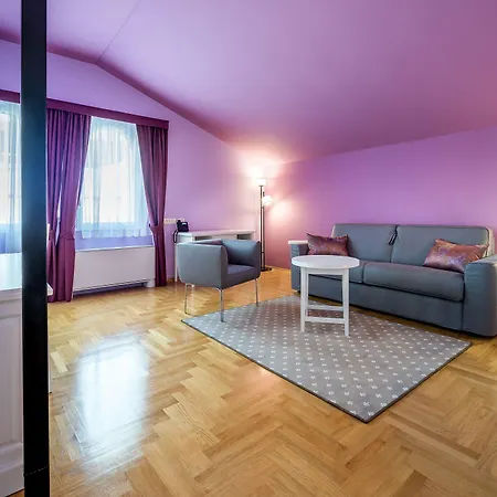 Domino 4* 奥帕提亚