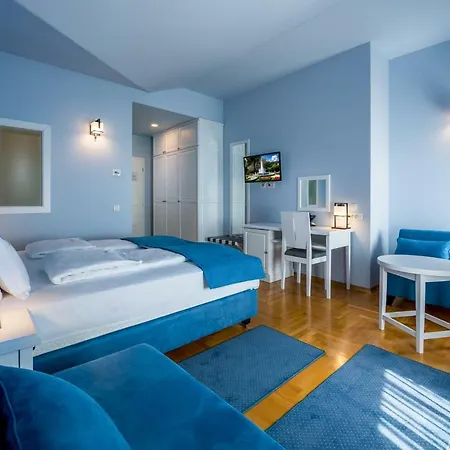 Domino 4* 奥帕提亚