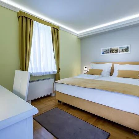 Domino Otel 4*