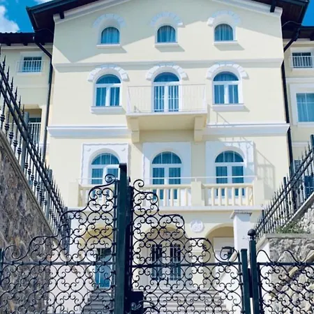 Domino Otel 4*