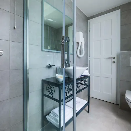 Domino Otel 4*