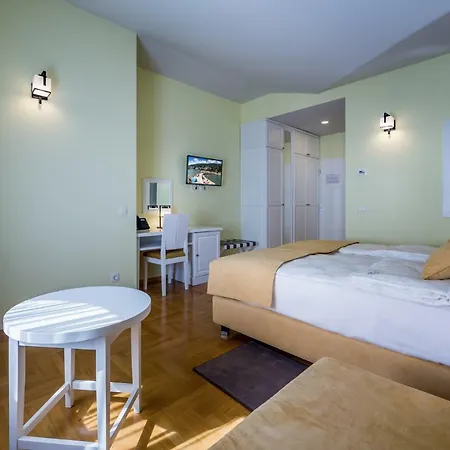 Otel Domino 4*