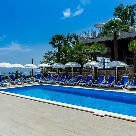 Domino Otel 4*
