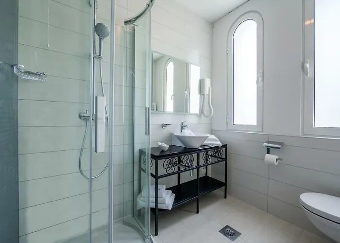 Отель Domino 4*